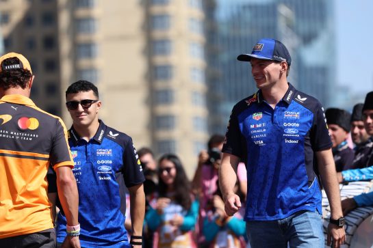 (L to R): Isack Hadjar (FRA) Red Bull Racing and Max Verstappen (NLD) Red Bull Racing on the drivers' parade.
26.09.2026. Formula One World Championship, Rd 15, Azerbaijan Grand Prix, Baku, Azerbaijan, Race Day.
- www.xpbimages.com, EMail: requests@xpbimages.com © Copyright: Rew / XPB Images