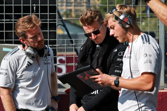 Nico Hulkenberg (GER) Audi F1 Team on the grid.
26.09.2026. Formula One World Championship, Rd 15, Azerbaijan Grand Prix, Baku, Azerbaijan, Race Day.
- www.xpbimages.com, EMail: requests@xpbimages.com © Copyright: Charniaux / XPB Images