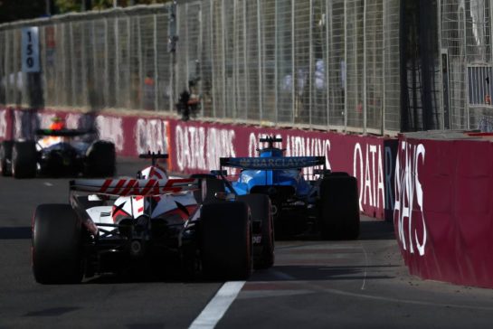 Alexander Albon (THA) Williams F1 Team FW48 and Esteban Ocon (FRA) Haas F1 Team VF-26.
26.09.2026. Formula One World Championship, Rd 15, Azerbaijan Grand Prix, Baku, Azerbaijan, Race Day.
- www.xpbimages.com, EMail: requests@xpbimages.com © Copyright: Rew / XPB Images