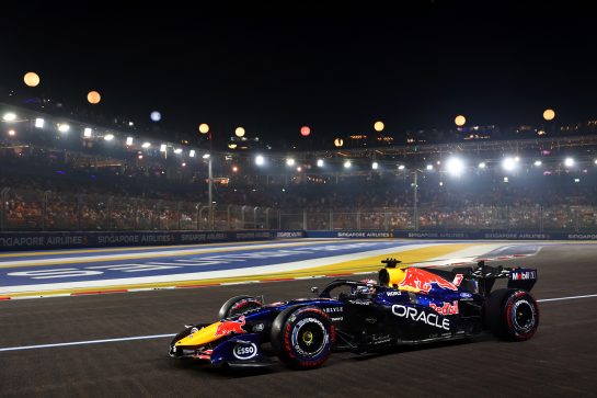 SINGAPORE, SINGAPORE - OCTOBER 10: Max Verstappen of the Netherlands driving the (3) Oracle Red Bull Racing RB22 Red Bull Ford Powertrains on track during qualifying ahead of the F1 Grand Prix of Singapore at Marina Bay Street Circuit on October 10, 2026 in Singapore, Singapore. (Photo by Joe Portlock/Getty Images) // Getty Images / Red Bull Content Pool // SI202610100404 // Usage for editorial use only //