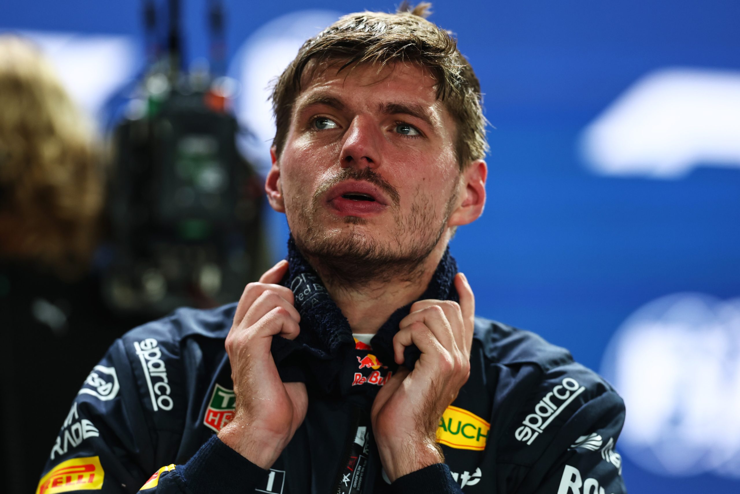 Verstappen hits back at ex-F1 drivers over regulation criticism