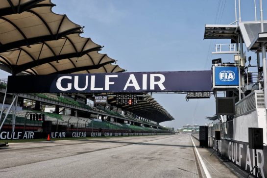 Circuit atmosphere - track detail.
01.10.2026. Formula 1 World Championship, Rd 16, Bahrain Grand Prix, Sepang, Malaysia, Preparations Day.
- www.xpbimages.com, EMail: requests@xpbimages.com © Copyright: Moy / XPB Images
