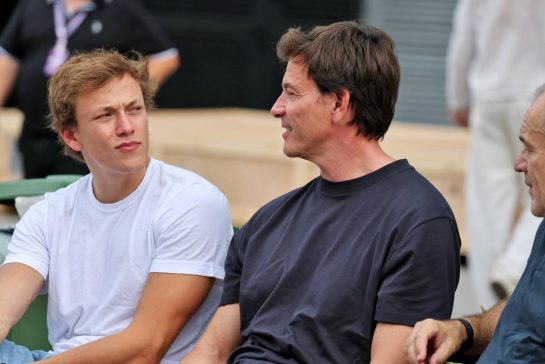 (L to R): Benedict Wolff, with his father Toto Wolff (GER) Mercedes AMG Formula One Team Shareholder and Executive Director.
01.10.2026. Formula 1 World Championship, Rd 16, Bahrain Grand Prix, Sepang, Malaysia, Preparations Day.
- www.xpbimages.com, EMail: requests@xpbimages.com © Copyright: Moy / XPB Images