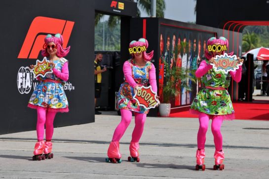 Paddock atmosphere - Roller skaters.
02.10.2026. Formula 1 World Championship, Rd 16, Bahrain Grand Prix, Sepang, Malaysia, Practice Day.
- www.xpbimages.com, EMail: requests@xpbimages.com © Copyright: Moy / XPB Images