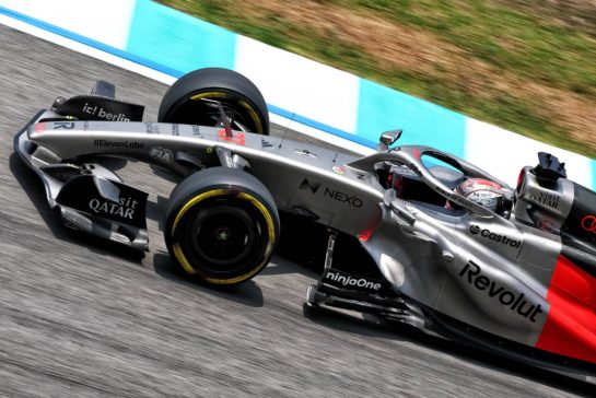 Nico Hulkenberg (GER) Audi F1 Team R26.
02.10.2026. Formula 1 World Championship, Rd 16, Bahrain Grand Prix, Sepang, Malaysia, Practice Day.
- www.xpbimages.com, EMail: requests@xpbimages.com © Copyright: Bearne / XPB Images