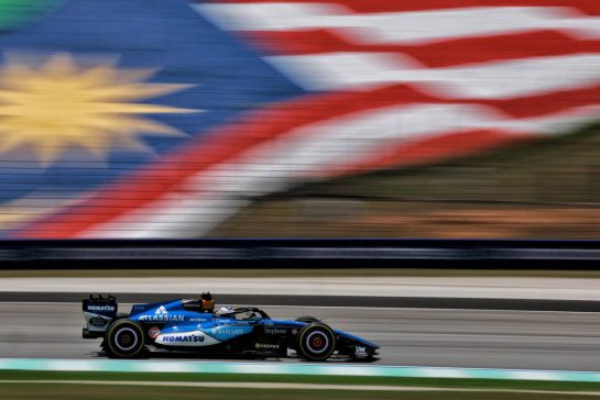 Alexander Albon (THA) Williams F1 Team FW48.
02.10.2026. Formula 1 World Championship, Rd 16, Bahrain Grand Prix, Sepang, Malaysia, Practice Day.
- www.xpbimages.com, EMail: requests@xpbimages.com © Copyright: Charniaux / XPB Images