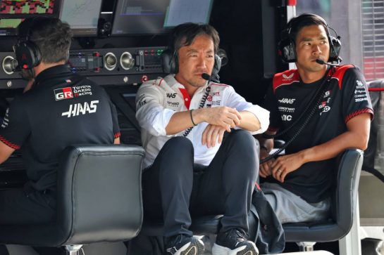 (L to R): Ayao Komatsu (JPN) Haas F1 Team Principal and Ryo Hirakawa (JPN) Haas F1 Team Reserve Driver on the pit gantry.
02.10.2026. Formula 1 World Championship, Rd 16, Bahrain Grand Prix, Sepang, Malaysia, Practice Day.
- www.xpbimages.com, EMail: requests@xpbimages.com © Copyright: Batchelor / XPB Images