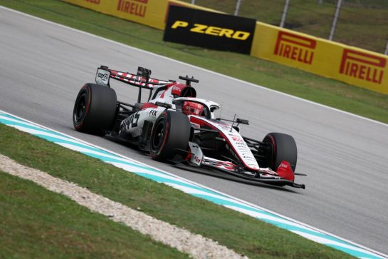 Esteban Ocon (FRA) Haas F1 Team VF-26.
02.10.2026. Formula 1 World Championship, Rd 16, Bahrain Grand Prix, Sepang, Malaysia, Practice Day.
- www.xpbimages.com, EMail: requests@xpbimages.com © Copyright: Moy / XPB Images