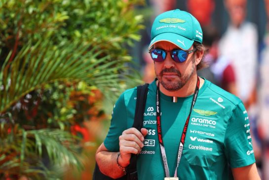 Fernando Alonso (ESP) Aston Martin F1 Team.
03.10.2026. Formula 1 World Championship, Rd 16, Bahrain Grand Prix, Sepang, Malaysia, Qualifying Day.
- www.xpbimages.com, EMail: requests@xpbimages.com © Copyright: Bearne / XPB Images