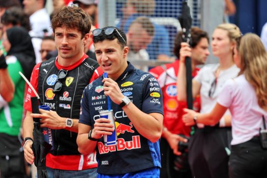 Isack Hadjar (FRA) Red Bull Racing on the drivers' parade.
04.10.2026. Formula 1 World Championship, Rd 16, Bahrain Grand Prix, Sepang, Malaysia, Race Day.
- www.xpbimages.com, EMail: requests@xpbimages.com © Copyright: Batchelor / XPB Images