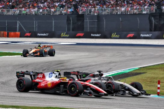 Lewis Hamilton (GBR) Scuderia Ferrari SF-26 and Nico Hulkenberg (GER) Audi F1 Team R26 battle for position.
04.10.2026. Formula 1 World Championship, Rd 16, Bahrain Grand Prix, Sepang, Malaysia, Race Day.
- www.xpbimages.com, EMail: requests@xpbimages.com © Copyright: Bearne / XPB Images
