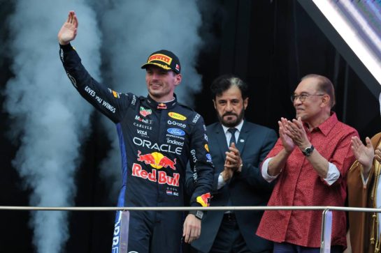 Race winner Max Verstappen (NLD) Red Bull Racing celebrates on the podium.
04.10.2026. Formula 1 World Championship, Rd 16, Bahrain Grand Prix, Sepang, Malaysia, Race Day.
- www.xpbimages.com, EMail: requests@xpbimages.com © Copyright: Moy / XPB Images
