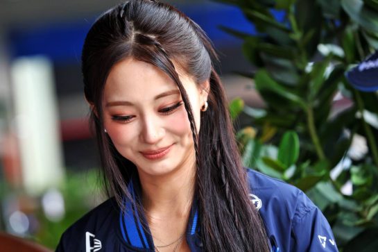 Tzuyu (TWN) Singer with Williams F1 Team.
08.10.2026. Formula 1 World Championship, Rd 17, Singapore Grand Prix, Marina Bay Street Circuit, Singapore, Preparations Day.
- www.xpbimages.com, EMail: requests@xpbimages.com © Copyright: Bearne / XPB Images
