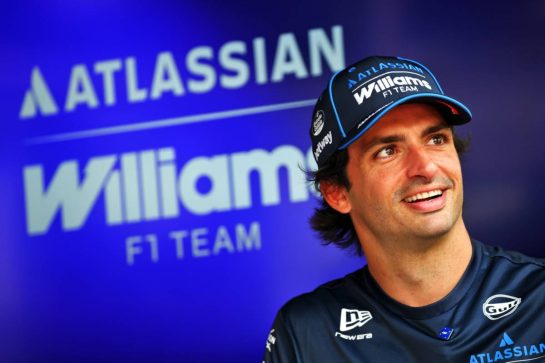 Carlos Sainz (ESP) Williams F1 Team.
08.10.2026. Formula 1 World Championship, Rd 17, Singapore Grand Prix, Marina Bay Street Circuit, Singapore, Preparations Day.
- www.xpbimages.com, EMail: requests@xpbimages.com © Copyright: Bearne / XPB Images