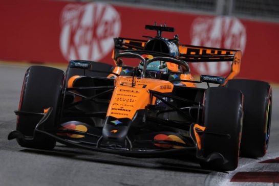 Oscar Piastri (AUS) McLaren F1 Team MCL40.
09.10.2026. Formula 1 World Championship, Rd 17, Singapore Grand Prix, Marina Bay Street Circuit, Singapore, Practice and Sprint Qualifying.
- www.xpbimages.com, EMail: requests@xpbimages.com © Copyright: Coates / XPB Images