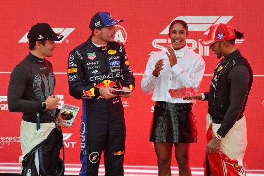 Top three in Sprint parc ferme Charles Leclerc (MON) Scuderia Ferrari, third; Max Verstappen (NLD) Red Bull Racing, race winner; Shanti Pereira (SIN) Athlete; Lewis Hamilton (GBR) Scuderia Ferrari, second.
10.10.2026. Formula 1 World Championship, Rd 17, Singapore Grand Prix, Marina Bay Street Circuit, Singapore, Sprint and Qualifying.
- www.xpbimages.com, EMail: requests@xpbimages.com © Copyright: Moy / XPB Images