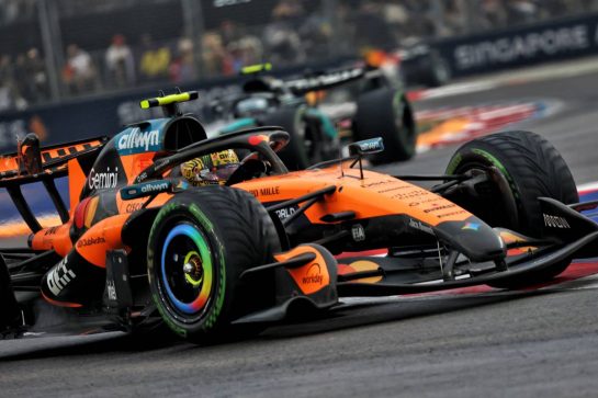 Lando Norris (GBR) McLaren F1 Team MCL40.
10.10.2026. Formula 1 World Championship, Rd 17, Singapore Grand Prix, Marina Bay Street Circuit, Singapore, Sprint and Qualifying.
- www.xpbimages.com, EMail: requests@xpbimages.com © Copyright: Bearne / XPB Images