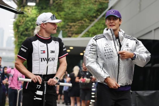 (L to R): Valtteri Bottas (FIN) Cadillac Formula 1 Team and George Russell (GBR) Mercedes AMG Formula One Team on the drivers' parade.
11.10.2026. Formula 1 World Championship, Rd 17, Singapore Grand Prix, Marina Bay Street Circuit, Singapore, Race Day.
- www.xpbimages.com, EMail: requests@xpbimages.com © Copyright: Batchelor / XPB Images