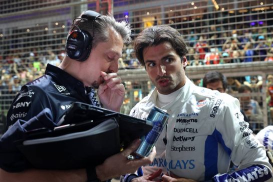 Carlos Sainz (ESP) Williams F1 Team on the grid.
11.10.2026. Formula 1 World Championship, Rd 17, Singapore Grand Prix, Marina Bay Street Circuit, Singapore, Race.
- www.xpbimages.com, EMail: requests@xpbimages.com © Copyright: Bearne / XPB Images