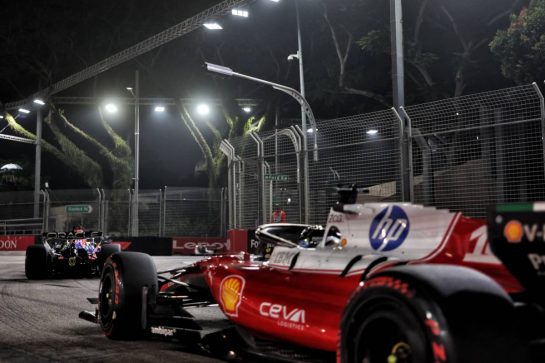 Max Verstappen (NLD) Red Bull Racing RB22 leads Charles Leclerc (MON) Scuderia Ferrari SF-26.
11.10.2026. Formula 1 World Championship, Rd 17, Singapore Grand Prix, Marina Bay Street Circuit, Singapore, Race.
- www.xpbimages.com, EMail: requests@xpbimages.com © Copyright: Bearne / XPB Images