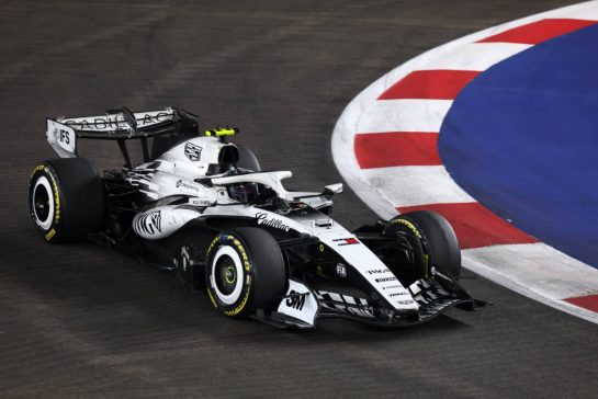 Valtteri Bottas (FIN) Cadillac Formula 1 Team MAC-26.
11.10.2026. Formula 1 World Championship, Rd 17, Singapore Grand Prix, Marina Bay Street Circuit, Singapore, Race.
- www.xpbimages.com, EMail: requests@xpbimages.com © Copyright: Moy / XPB Images