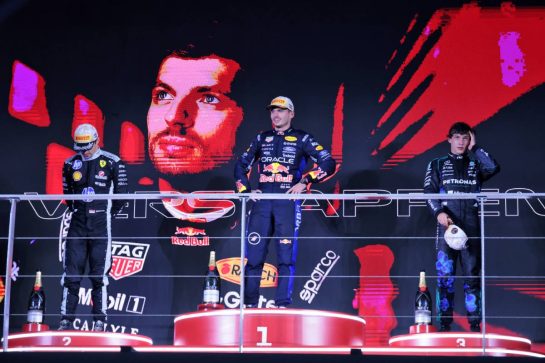 The podium (L to R): Charles Leclerc (MON) Scuderia Ferrari, second; Max Verstappen (NLD) Red Bull Racing, race winner; Andrea Kimi Antonelli (ITA) Mercedes AMG Formula One Team, third.
11.10.2026. Formula 1 World Championship, Rd 17, Singapore Grand Prix, Marina Bay Street Circuit, Singapore, Race.
- www.xpbimages.com, EMail: requests@xpbimages.com © Copyright: Moy / XPB Images