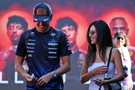 (L to R): Alexander Albon (THA) Williams F1 Team with his girlfriend Muni Lily He (CHN) Professional Golfer.
23.10.2026. Formula 1 World Championship, Rd 18, United States Grand Prix, Austin, United States, Practice Day.
- www.xpbimages.com, EMail: requests@xpbimages.com © Copyright: Rew / XPB Images