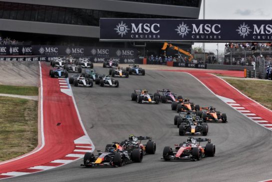 Max Verstappen (NLD) Red Bull Racing RB22 and Charles Leclerc (MON) Scuderia Ferrari SF-26 at the start of the race.
25.10.2026. Formula 1 World Championship, Rd 18, United States Grand Prix, Austin, United States, Race.
- www.xpbimages.com, EMail: requests@xpbimages.com © Copyright: Moy / XPB Images