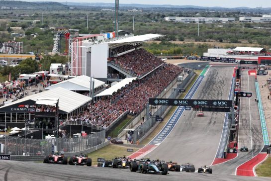 Andrea Kimi Antonelli (ITA) Mercedes AMG Formula One Team W17 leads at the start of the race.
25.10.2026. Formula 1 World Championship, Rd 18, United States Grand Prix, Austin, United States, Race.
- www.xpbimages.com, EMail: requests@xpbimages.com © Copyright: Bearne / XPB Images