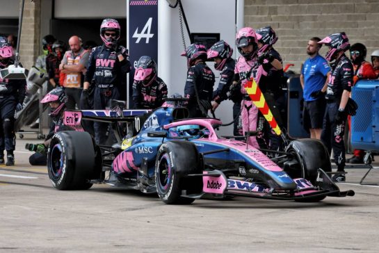 Pierre Gasly (FRA) Alpine F1 Team A526 makes a pit stop.
25.10.2026. Formula 1 World Championship, Rd 18, United States Grand Prix, Austin, United States, Race.
- www.xpbimages.com, EMail: requests@xpbimages.com © Copyright: Moy / XPB Images