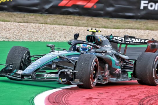 Race winner Andrea Kimi Antonelli (ITA) Mercedes AMG Formula One Team W17 celebrates at the end of the race.
25.10.2026. Formula 1 World Championship, Rd 18, United States Grand Prix, Austin, United States, Race.
- www.xpbimages.com, EMail: requests@xpbimages.com © Copyright: Charniaux / XPB Images