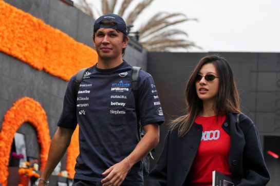 (L to R): Alexander Albon (THA) Williams F1 Team with his girlfriend Muni Lily He (CHN) Professional Golfer.
30.10.2026. Formula 1 World Championship, Rd 19, Mexico City Grand Prix, Mexico City, Mexico, Practice Day.
- www.xpbimages.com, EMail: requests@xpbimages.com © Copyright: Moy / XPB Images