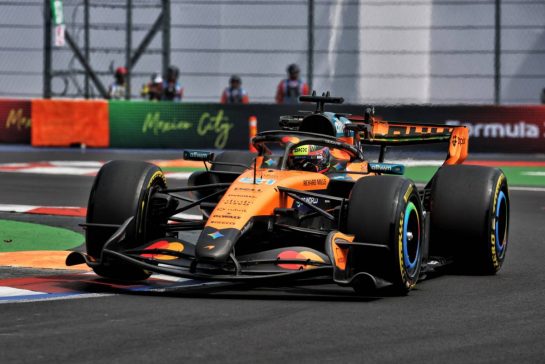 Leonardo Fornaroli (ITA) McLaren F1 Team MCL40 Reserve Driver.
30.10.2026. Formula 1 World Championship, Rd 19, Mexico City Grand Prix, Mexico City, Mexico, Practice Day.
- www.xpbimages.com, EMail: requests@xpbimages.com © Copyright: Moy / XPB Images