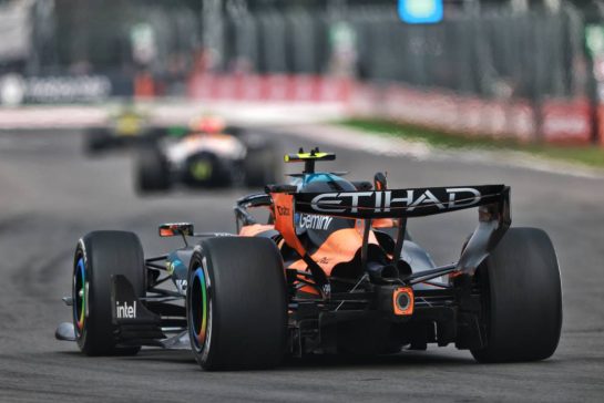 Lando Norris (GBR) McLaren F1 Team MCL40.
30.10.2026. Formula 1 World Championship, Rd 19, Mexico City Grand Prix, Mexico City, Mexico, Practice Day.
- www.xpbimages.com, EMail: requests@xpbimages.com © Copyright: Charniaux / XPB Images